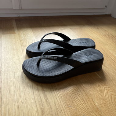 Schwarze Havaianas Zehentrenner