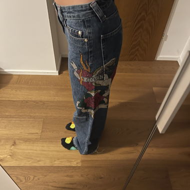 Jeans con pietre preziose