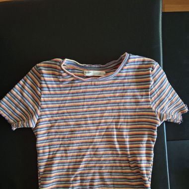 Farbiges Top