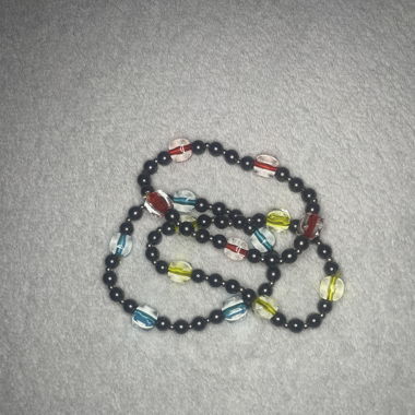 3 bracelet rouge,bleu,jaune 