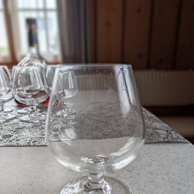 Sechs Cognac Gläser