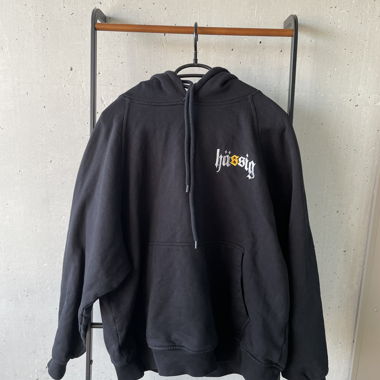 Schwarzer Hässig Hoodie 