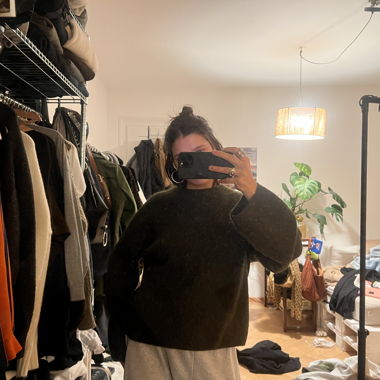 Green oversized Pullover mit breiten Ärmel