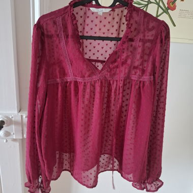 Women’s blouse with heart pattern, raspberry color