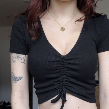 Schwarzes cropped Oberteil