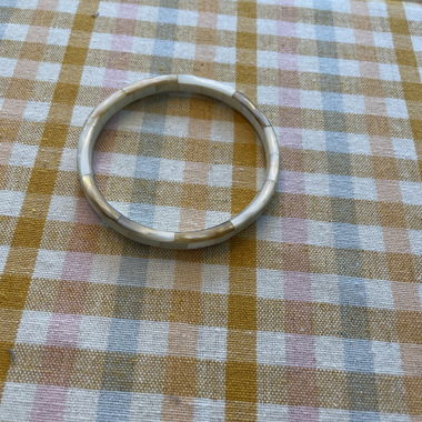 Mother-of-pearl bangle