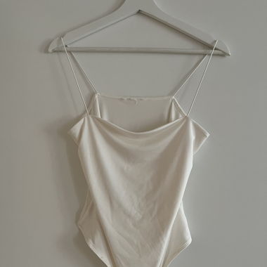 Body / Top / Off Shoulder 