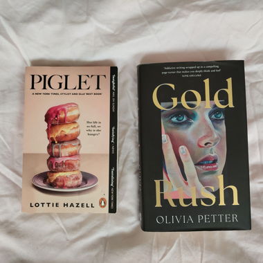 2 English Books Piglet & Gold Rush