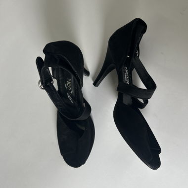 Neo Tango Heels