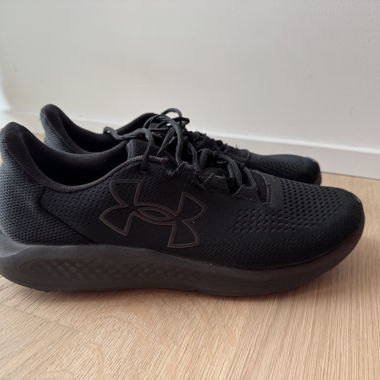 Baskets noires Under Armour