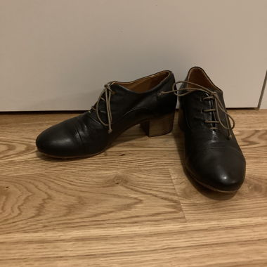 Scarpe in pelle Halmanera nere Gr. 35