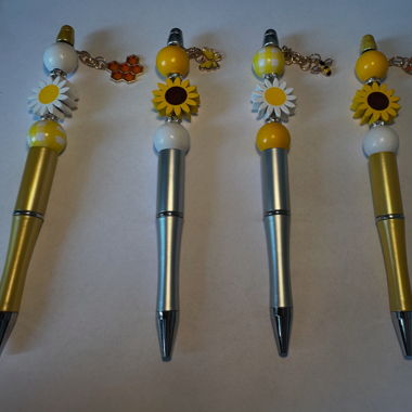 Kugelschreiber mit Perlen und Blumen