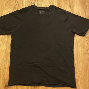 T-shirt nero Bershka