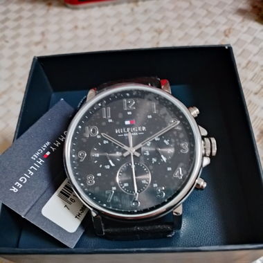 Montre Tommy Hilfiger neuve 