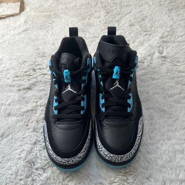 Air Jordan 4 bleu noir