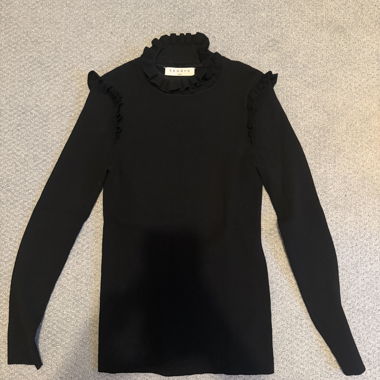 Camicia Sandro nera con balze maniche lunghe