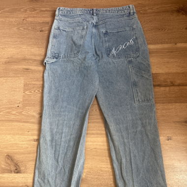 Jeans à trou large
