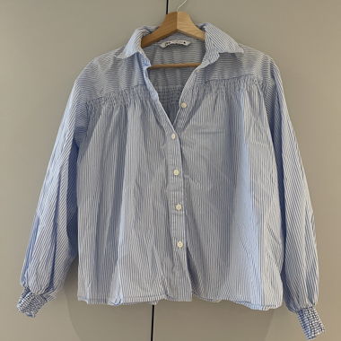 [ZARA] Blusa - azzurro chiaro & bianco - M