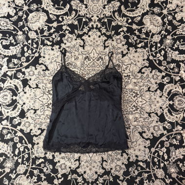 Camicetta in raso nero con pizzo