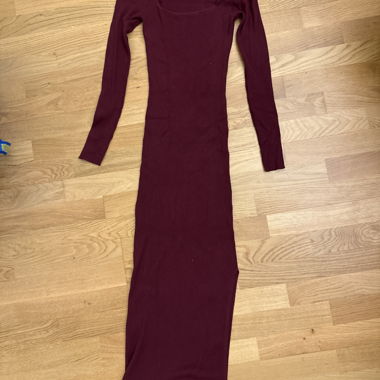 Amisu langarm Kleid bordeaux