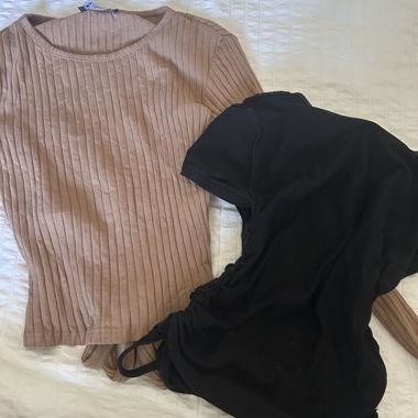 Haut à manches longues côtelé beige et haut noir