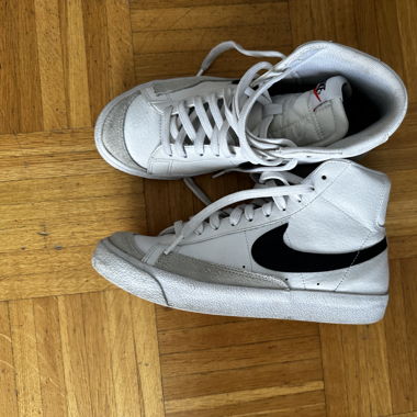 Nike Blazer Mid 77