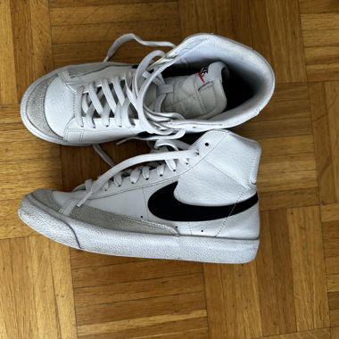 Nike Blazer Mid 77