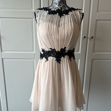 Elegantes Chiffonkleid