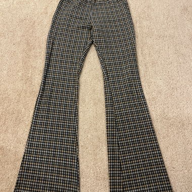 Pantaloni svasati