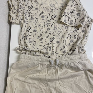 Set pigiama beige di Woman Only