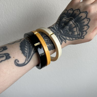 Bracciali rigidi vintage in plastica