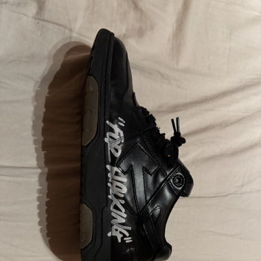 Off-White Out of Office – Tout Noir