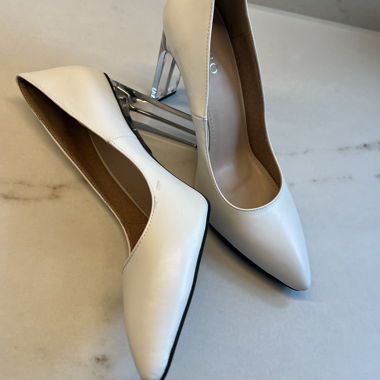 Weisse High Heels