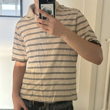 Beige cropped polo