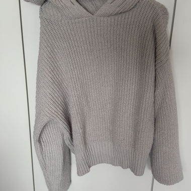 Heathered knit pullover with hood
