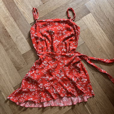 Rotes Kleid kurz
