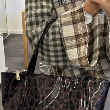 Guess Tasche in Trend Farbe - Bordeaux Leo