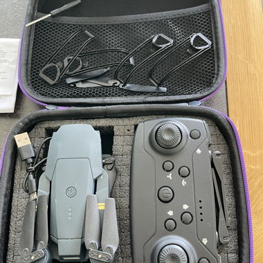 998 Pro Drohne mit Tasche