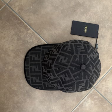 Cappellino Fendi nero