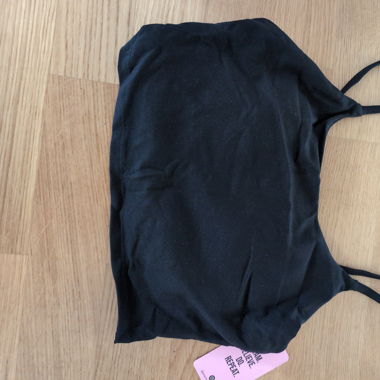 Sport Oberteil mit integrierten Pads