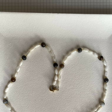 Zierlich klassische Kette mit Achat Perlen