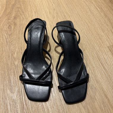 Heeled sandal, H&M: never worn