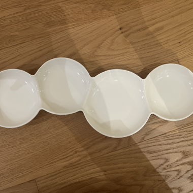 Schale weiss mit vier Abteilen