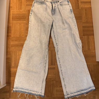 Light Blue Wide-Leg Jeans