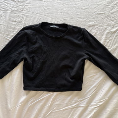 Top nero a maniche lunghe ZARA