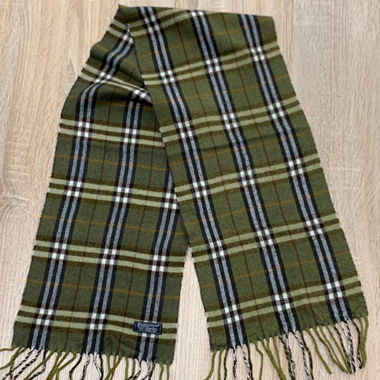 Burberry scarf 100% lambswool original 