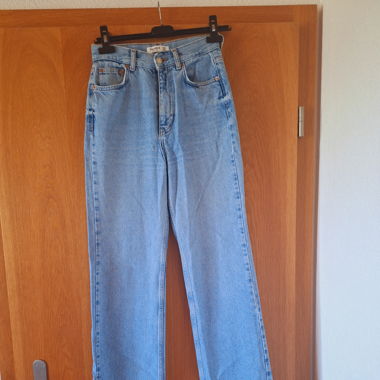 Hellblaue Jeans