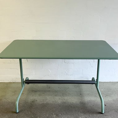Table de jardin