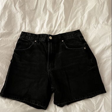Short en denim noir Zara