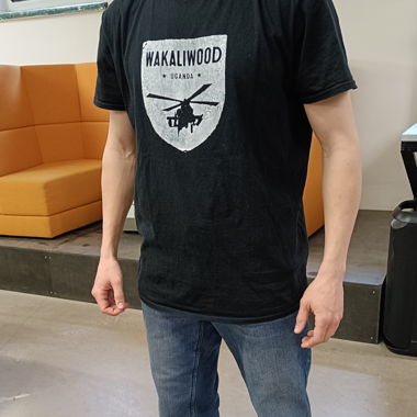 Schwarzes WAKALIWOOD T-Shirt